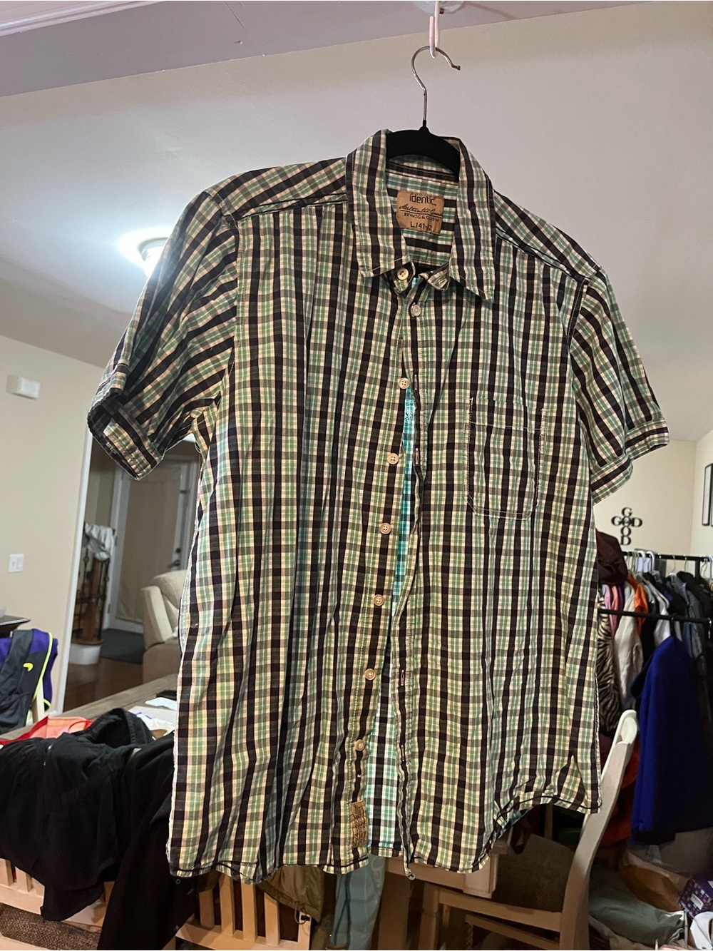 Identical Men's Green Plaid Short-Sleeve Button-Up Shirt large
